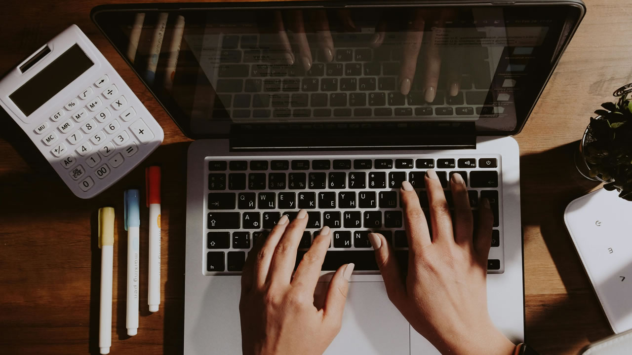 In the context of leasing, who is responsible for filing Form 2290: the lessor(owner) or the lessee(operator)?